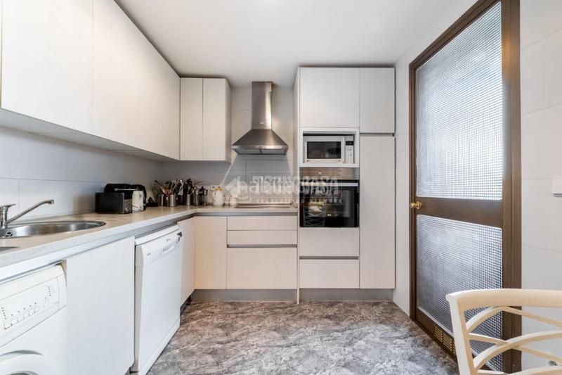 Foto 3e4b6ee2-c3a3-4129-949c-0b712ecc98e2. Flat with parking pool in Carretera del Plantío Majadahonda