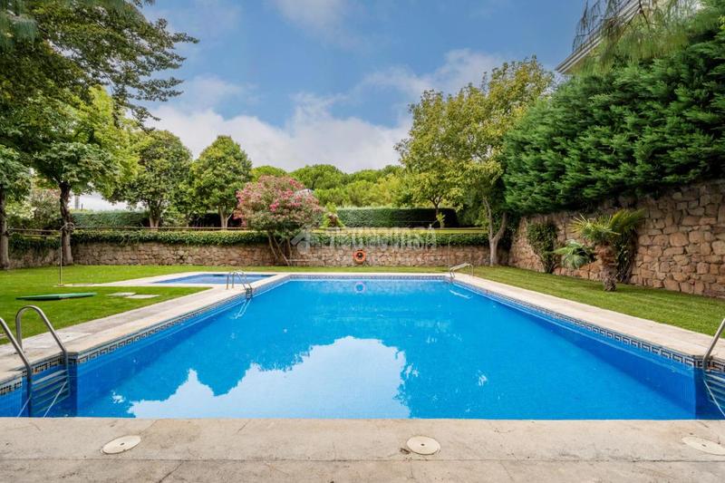 Foto ad81ec6b-ddfb-4fca-9d78-52e28901fa97. Flat with parking pool in Carretera del Plantío Majadahonda