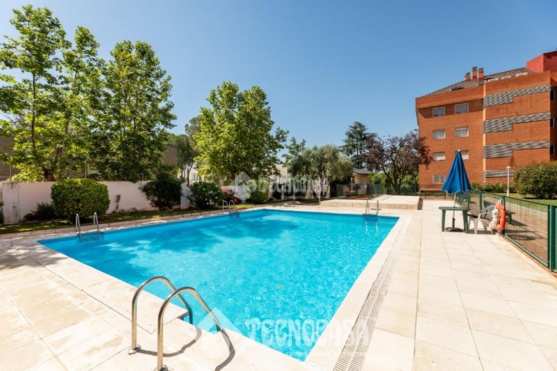 Foto 0422f280-be0a-4a59-9b25-cb420a5f387d. Pis amb aparcament piscina a Yucatán-La Cornisa Rozas de Madrid (Las)
