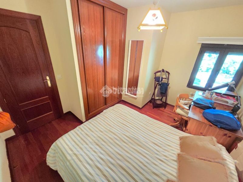 Foto fd2be372-1c5a-43f3-8b9d-8f225003e351. Casa amb calefacció a Becerril de la Sierra