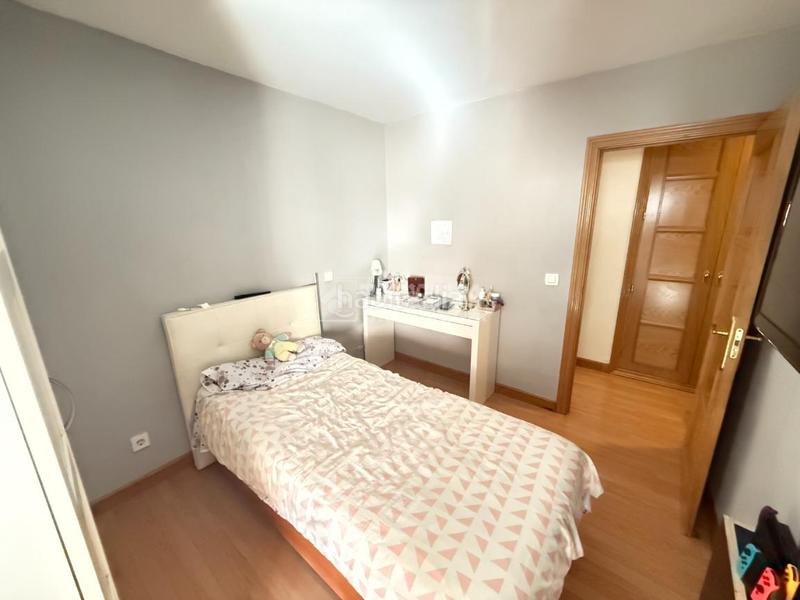 Foto b8ea7a71-4f33-4705-8ff3-ca29ed423eb7. Piso  en venta en Palomeras Sureste Madrid