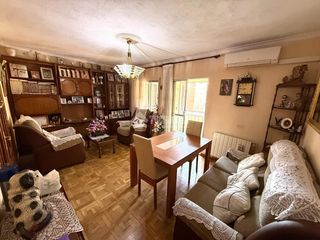 Etagenwohnung in Palomeras Sureste. Piso en venta en madrid