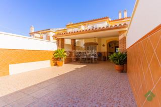Maison à Caballero Bonald-S. José Obrero-Guadalcacín. Casa en venta en jerez de la frontera