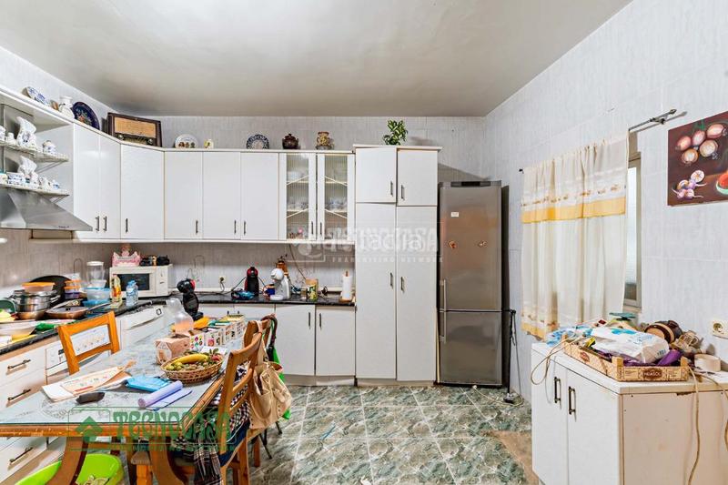 Foto f95263c9-a9bb-481e-8e22-a6a2e5b9f2ae. Casa aparellada a Mojonera (La)