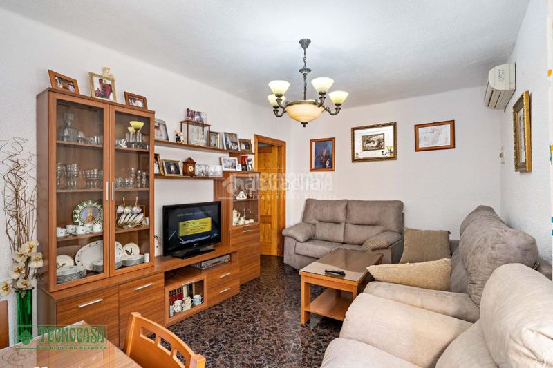 Foto c3e95b06-aaff-4987-affd-5c08396b4449. Casa aparellada amb aparcament a Las Norias Ejido (El)