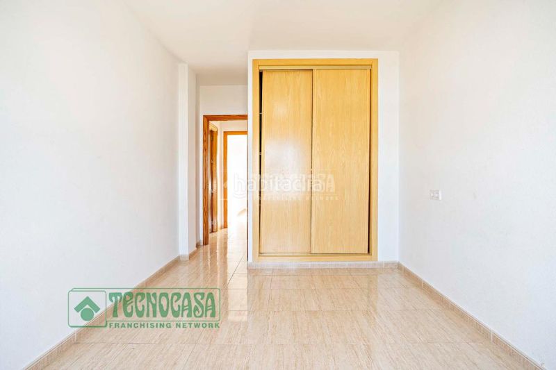 Foto 4da9cf67-e162-486b-bee2-3765a932639c. Pis amb calefacció aparcament a puebla de Vícar Vícar