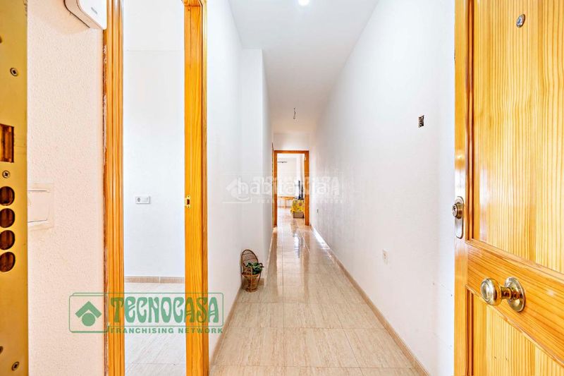 Foto add95878-5dfb-466f-bbb4-f7720fd7553e. Pis amb calefacció aparcament a puebla de Vícar Vícar