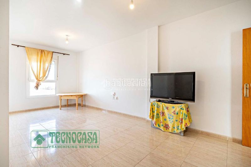 Foto ef3b67d9-6f50-4780-a651-d8e3f0ea7ad1. Pis amb calefacció aparcament a puebla de Vícar Vícar