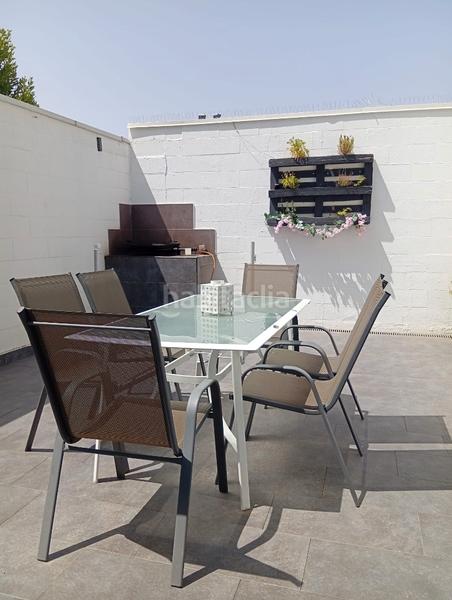 Foto 049bf372-60e3-4acc-adf8-05f4d7421cdf. Casa adossada amb xemeneia calefacció aparcament a Ciudad Real