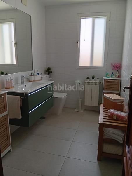 Foto 9f2d9a4c-743c-40f2-9228-7986c83c2c26. Casa adossada amb xemeneia calefacció aparcament a Ciudad Real