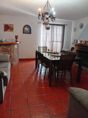 Casa adosada en Los Rosales. Unifamiliar en venta
