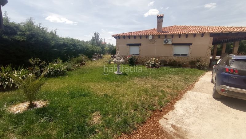 Foto 51a7a90c-c39e-4180-b454-81a8825134a3. Xalet amb aparcament piscina a Piedrabuena