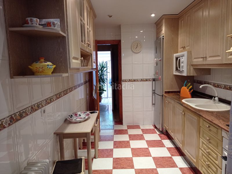 Foto 040b6b1f-9445-42a2-b621-70100a9e9ad3. Casa adossada amb aparcament a Miguelturra