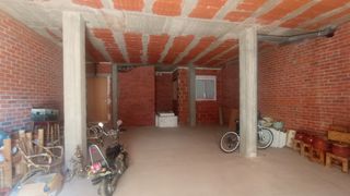 Local Comercial a Pozuelo de Calatrava. Local en venta
