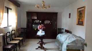 Casa aparellada a Luciana. Casa de pueblo en venta