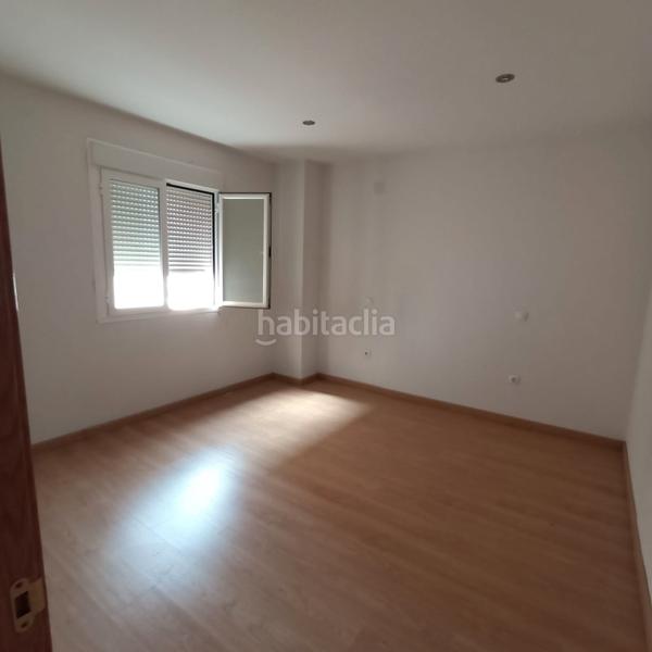 Foto f17f8247-32a5-4526-b553-7058b176e6fa. Apartament amb calefacció aparcament a Miguelturra