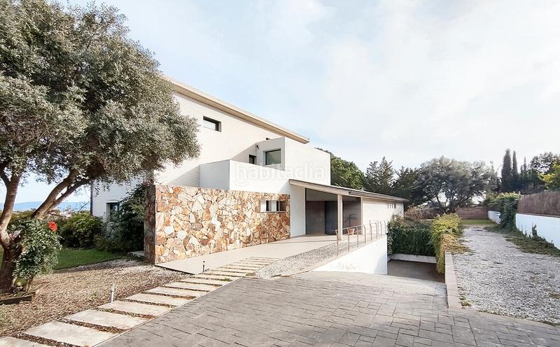 Foto d16cf14b-f320-42b1-af7b-6e2e5bc0de2e. Xalet amb calefacció aparcament piscina a Bescanó