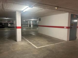 Autoparkplatz in Platja Gran. Plaza de parking en paseo del mar, palamós