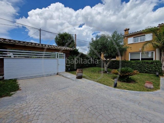 Foto 81a768da-5421-4f8d-b170-fbb1b3a60860. Xalet amb xemeneia calefacció aparcament piscina a Palamós