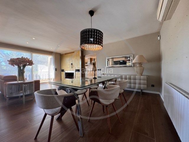 Foto 86482fbe-0990-495d-acdf-da0c7f5f2a08. Xalet amb xemeneia calefacció aparcament piscina a Palamós