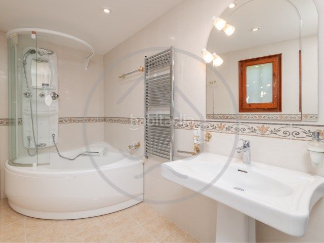 Foto cf42e867-2a34-49d3-9734-e12823261af8. Xalet amb calefacció piscina a Tamariu