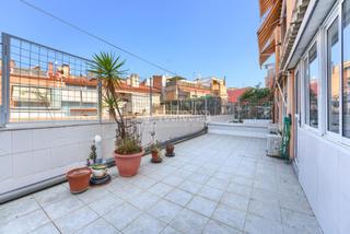 Flat in La Gavarra. Piso en venta en cornell de llobregat