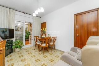 Piso en La Gavarra. Piso en venta en cornellà de llobregat