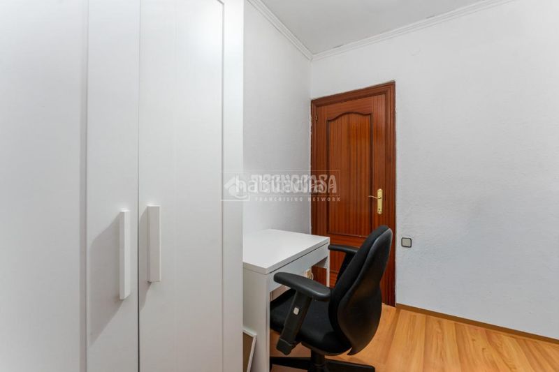 Foto 5c2482b9-a896-4b7c-8f4a-4b6ae8bf052b. Flat in La Gavarra Cornellà de Llobregat