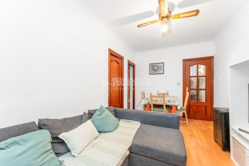 Foto d1d1c69f-0dcf-423c-abd2-919cb493eb2c. Flat in La Gavarra Cornellà de Llobregat