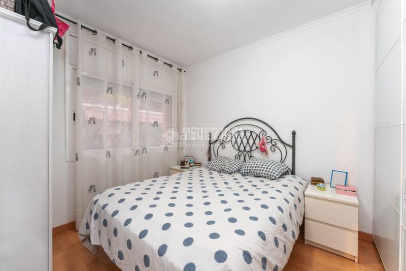 Foto d2012463-65f7-4d90-bda1-f38a0468f534. Flat in La Gavarra Cornellà de Llobregat