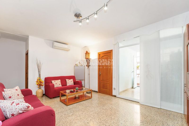 Foto d310960a-e141-4d70-9a09-5cea2c71764f. Etagenwohnung in La Gavarra Cornellà de Llobregat