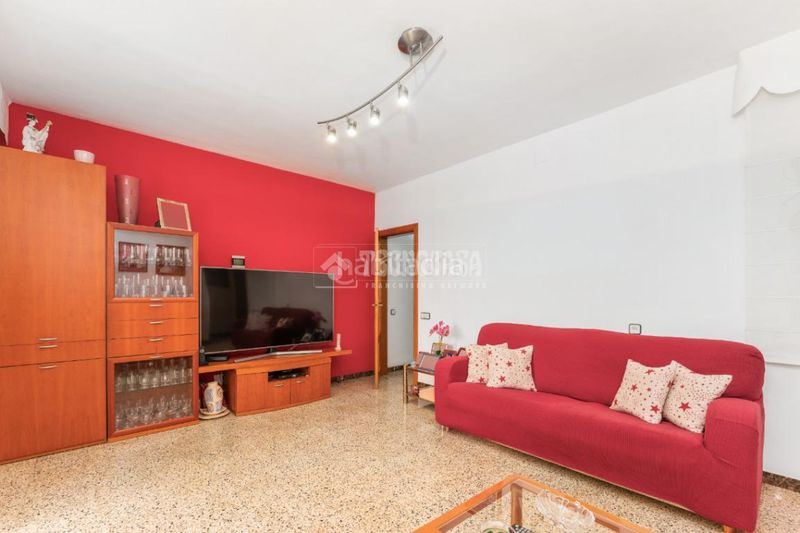 Foto f956c097-3805-44c6-aac2-77cba715c93d. Etagenwohnung in La Gavarra Cornellà de Llobregat