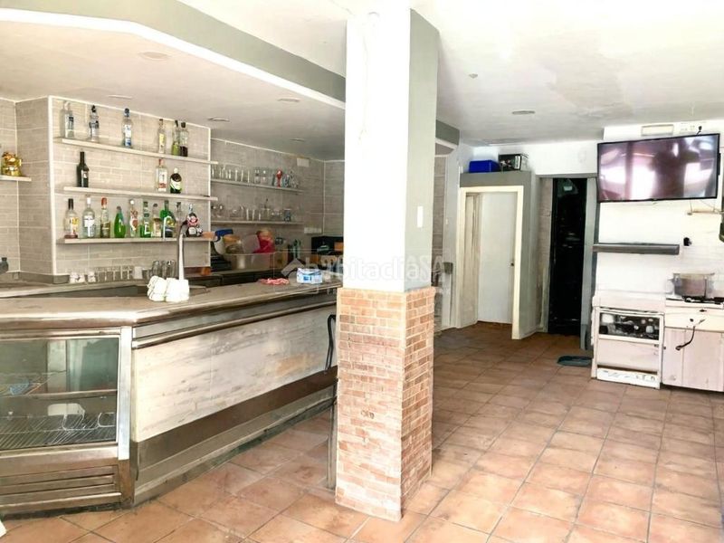 Foto 87904c0e-27fe-44a9-98fc-040b2277d576. Local comercial a La Gavarra Cornellà de Llobregat