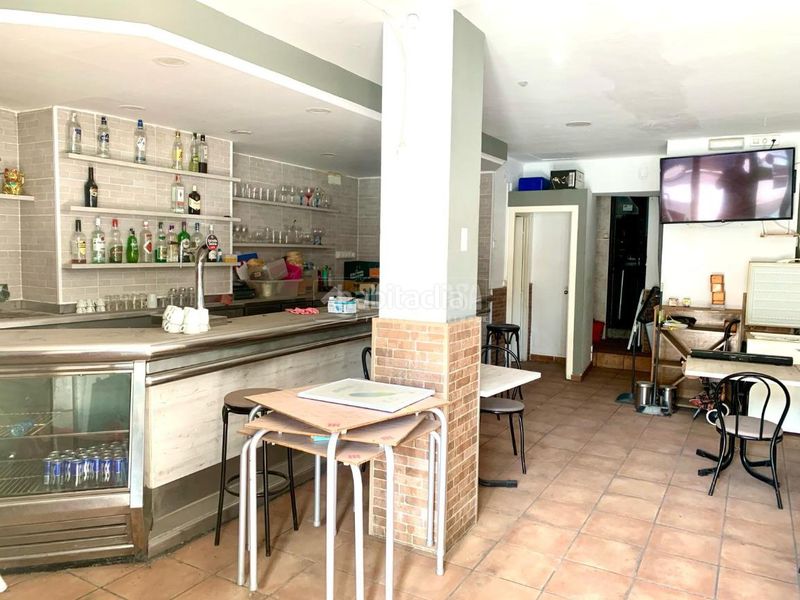 Foto 8ce4e73d-ecb4-44ed-ad02-f81754b60627. Local comercial a La Gavarra Cornellà de Llobregat