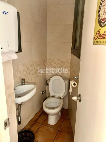 Foto d5a7921e-3160-449d-bf30-32f787af28d9. Local comercial a La Gavarra Cornellà de Llobregat