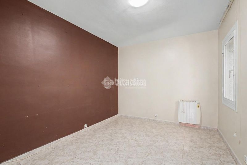 Foto 304f9cf4-6590-4399-8603-eeeb882fdeae. Piso  en venta en La Gavarra Cornellà de Llobregat
