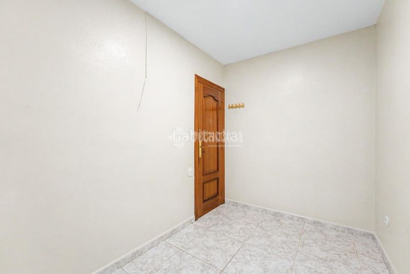 Foto 3ea1511d-8011-4a57-bba8-0c29959da686. Piso  en venta en La Gavarra Cornellà de Llobregat