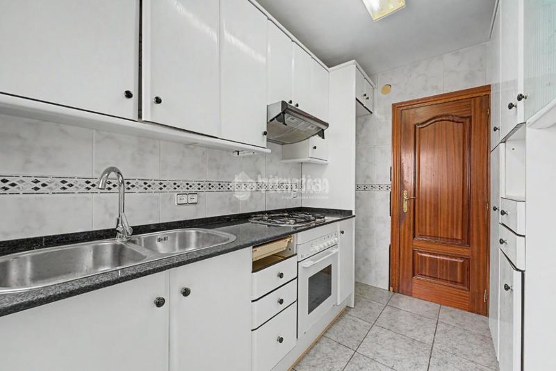 Foto a7e8448e-eada-41dd-bbaf-b90be8f79738. Piso  en venta en La Gavarra Cornellà de Llobregat