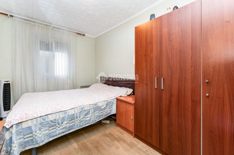 Foto 7f3cce8a-1b80-48ca-9ff2-5df46f1a68e0. Flat in La Gavarra Cornellà de Llobregat
