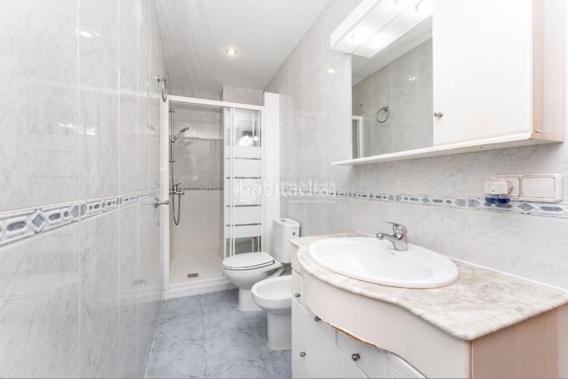 Foto a2fa4b27-870d-40f7-8768-ff19fd236c13. Flat in La Gavarra Cornellà de Llobregat