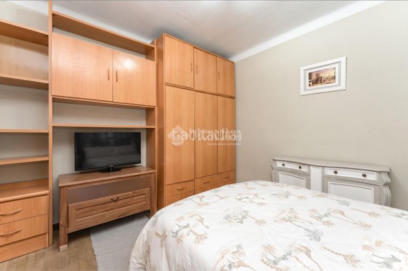 Foto dd856981-7c52-4eb0-aa2d-7b2bd89d2ea2. Flat in La Gavarra Cornellà de Llobregat