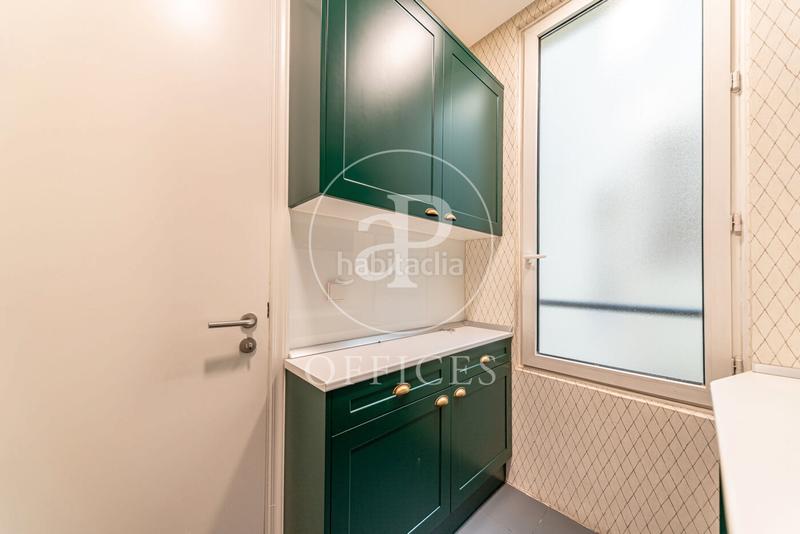 Foto c84edb77-260c-443e-9b6f-ffe2efd8627d. Affitto ufficio con riscaldamento in Almagro Madrid