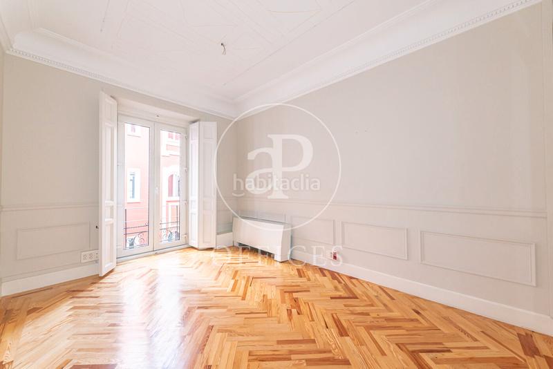 Foto ce8bb88d-f1f2-45d2-bbe8-9934efb5fcb1. Location bureau avec chauffage dans Almagro Madrid