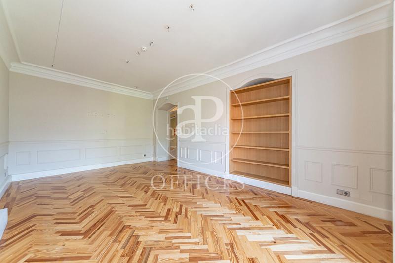 Foto ebaeb651-dca7-4ca4-9849-debf2cc15264. Miete büro mit heizung in Almagro Madrid