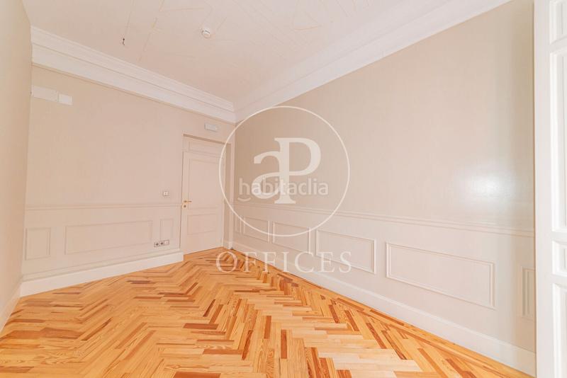 Foto 3f01739c-6d45-495f-b7ed-8936708501da. Rent office space with heating in Almagro Madrid