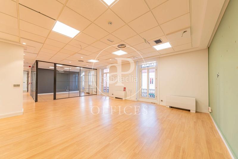 Foto 86f644d6-ac1a-41d8-8619-db7589df422f. Rent office space with heating in Almagro Madrid