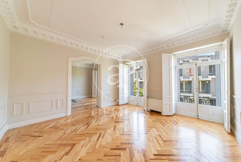 Foto de17f788-569f-4f11-ae92-77ad8209a4e0. Rent office space with heating in Almagro Madrid