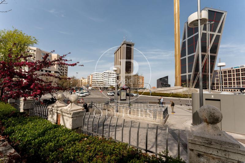 Foto e18ee0ee-d856-450e-b4d9-93d54c9076fe. Alquiler oficina en p.º de la castellana 216 oficina en alquiler en plaza Castilla en Madrid