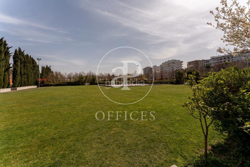 Foto fa014068-52f7-4d5a-bf45-d9cc1b4586fe. Miete büro in p.º de la castellana 216 in Castilla Madrid