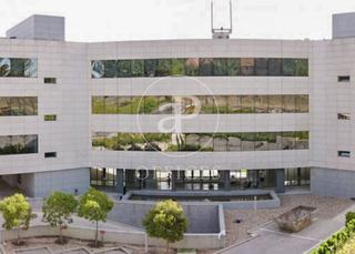 Rent Office space in El Soto de la Moraleja. Oficina en alquiler en  arroyo de la vega